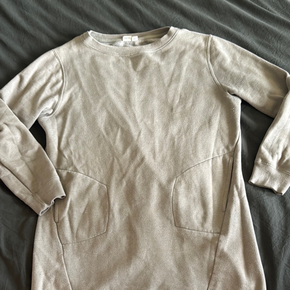 Tentree- Women's LongCrew Neck Sweater - Light Gray/Green